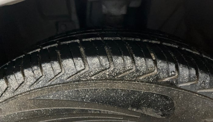 2018 Datsun Redi Go A, Petrol, Manual, 38,074 km, Left Front Tyre Tread