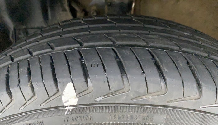 2021 Maruti New Wagon-R LXI CNG 1.0 L, CNG, Manual, 56,074 km, Left Front Tyre Tread