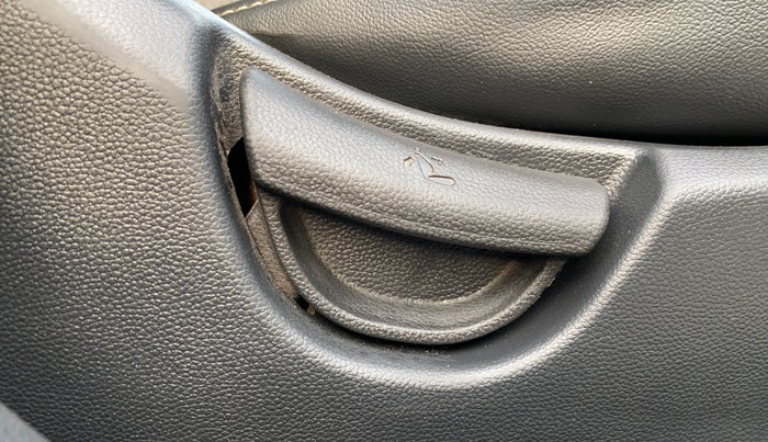 2016 Hyundai Grand i10 SPORTZ 1.2 KAPPA VTVT, Petrol, Manual, 96,930 km, Driver Side Adjustment Panel