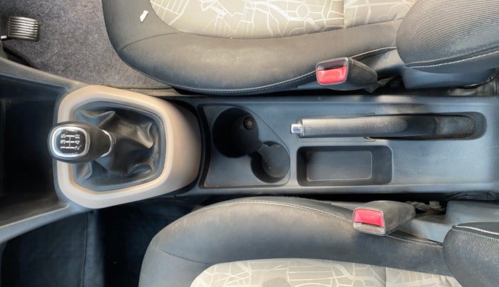 2016 Hyundai Grand i10 SPORTZ 1.2 KAPPA VTVT, Petrol, Manual, 96,930 km, Gear Lever