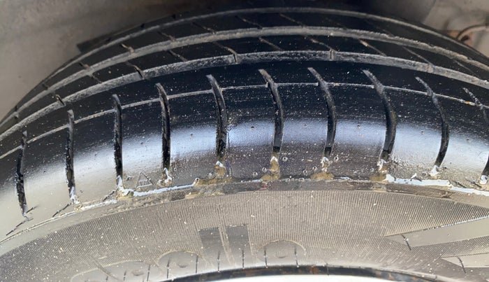 2016 Hyundai Grand i10 SPORTZ 1.2 KAPPA VTVT, Petrol, Manual, 96,930 km, Left Rear Tyre Tread