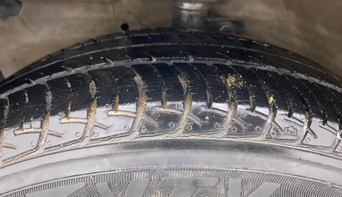 2017 Maruti Celerio VXI, Petrol, Manual, 21,287 km, Left Front Tyre Tread