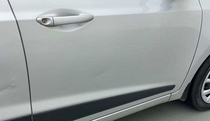 2017 Hyundai Grand i10 SPORTZ (O) 1.2 KAPPA VTVT, Petrol, Manual, 14,990 km, Driver-side door - Slightly dented