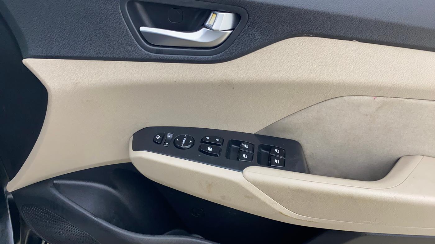 2021 Hyundai Verna SX 1.5 VTVT, Petrol, Manual, 80,614 km, Driver Side Door Panels Control