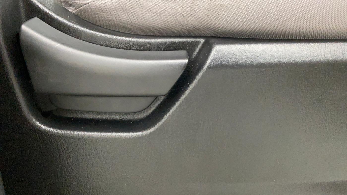 2018 Mahindra Scorpio S5 2WD, Diesel, Manual, 35,284 km, Driver Side Adjustment Panel