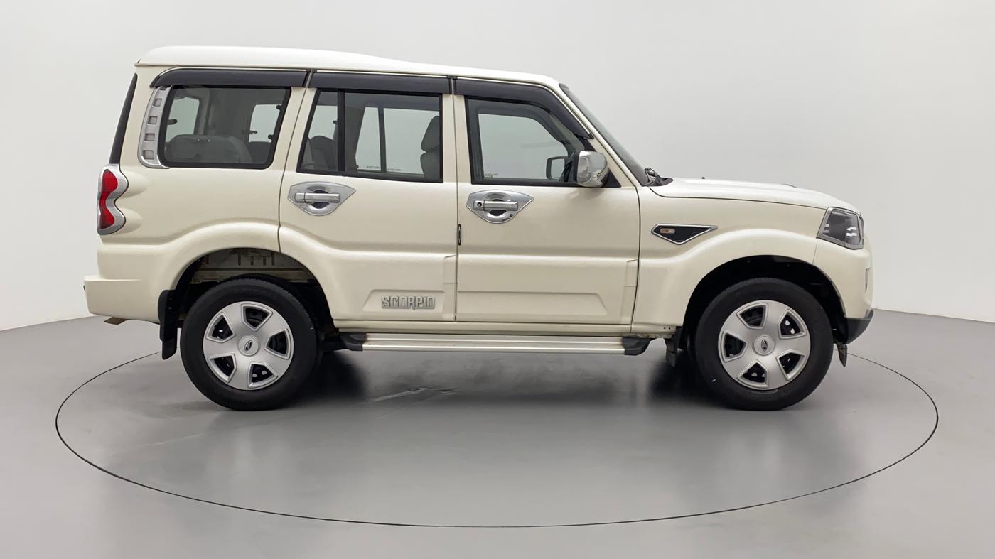 2018 Mahindra Scorpio S5 2WD, Diesel, Manual, 35,284 km, Right Side View