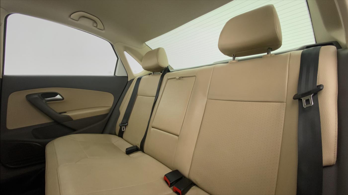 2016 Volkswagen Vento HIGHLINE PETROL, Petrol, Manual, 89,507 km, Right Side Rear Door Cabin