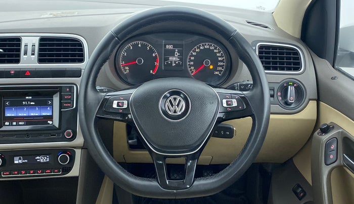 2016 Volkswagen Vento HIGHLINE PETROL, Petrol, Manual, 89,507 km, Steering Wheel Close Up