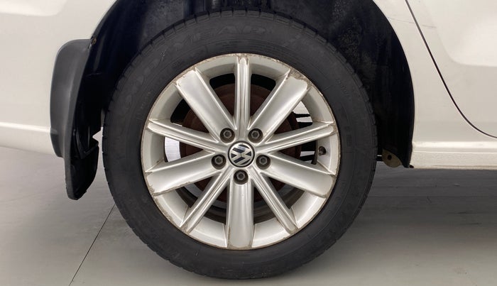 2016 Volkswagen Vento HIGHLINE PETROL, Petrol, Manual, 89,507 km, Right Rear Wheel