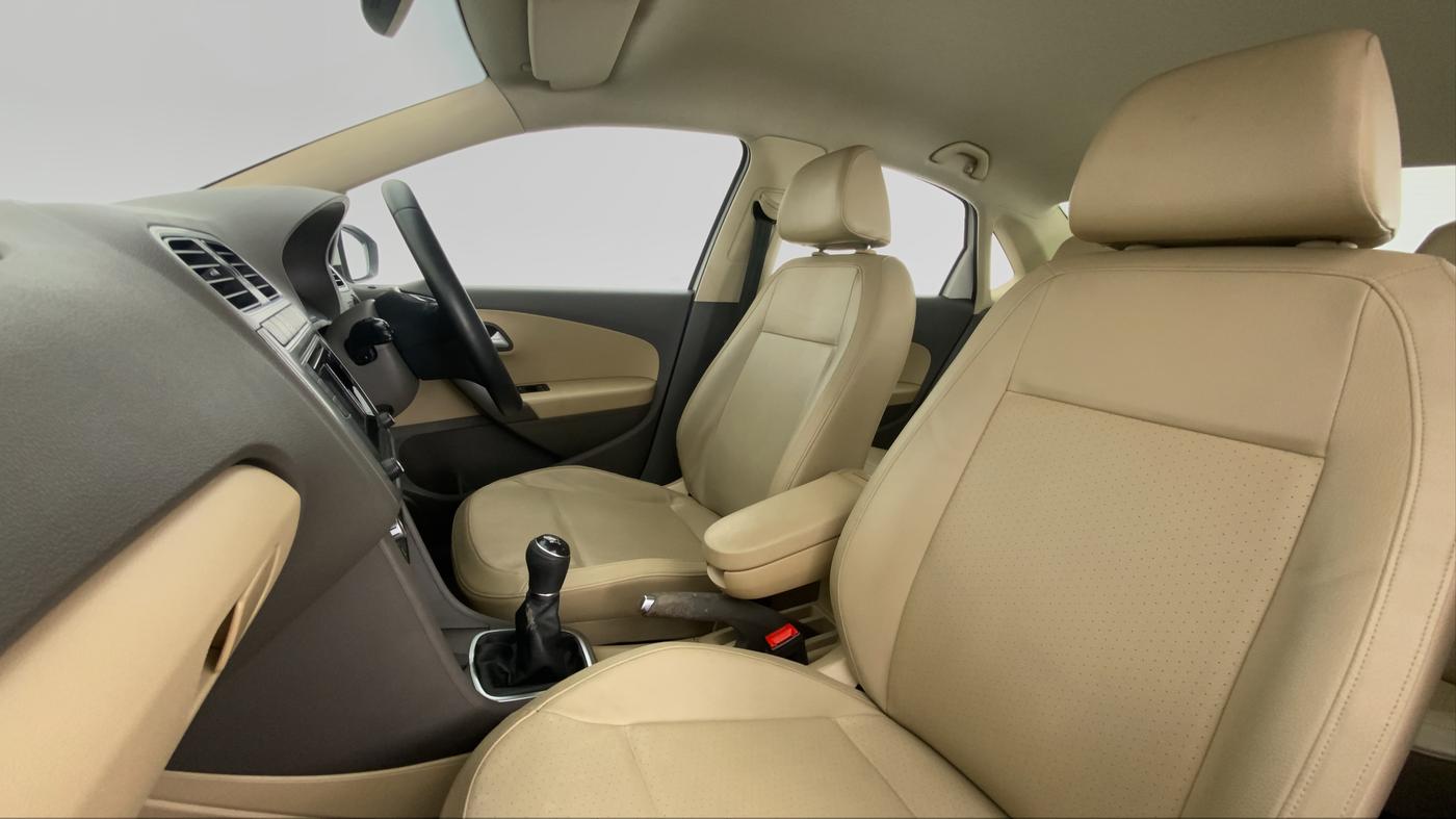 2016 Volkswagen Vento HIGHLINE PETROL, Petrol, Manual, 89,507 km, Right Side Front Door Cabin