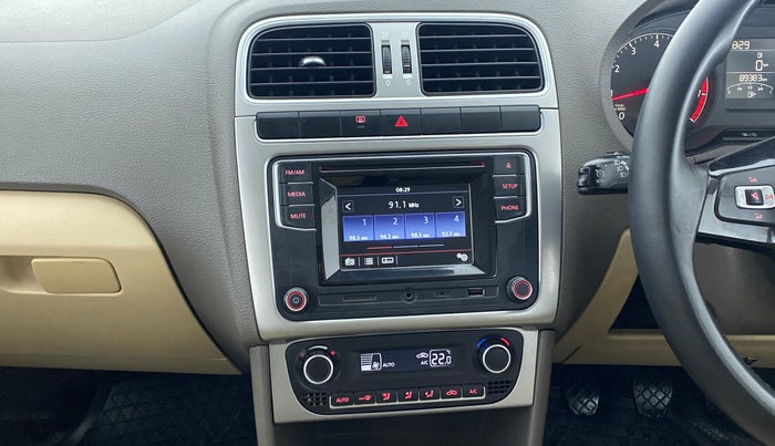 2016 Volkswagen Vento HIGHLINE PETROL, Petrol, Manual, 89,507 km, Air Conditioner
