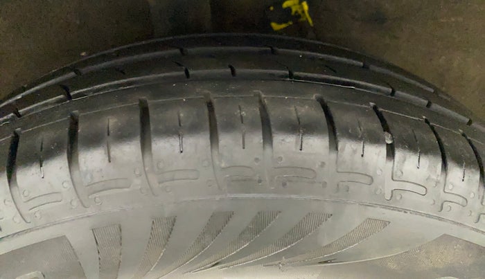 2022 Hyundai AURA S 1.2 CNG, CNG, Manual, 29,913 km, Right Rear Tyre Tread