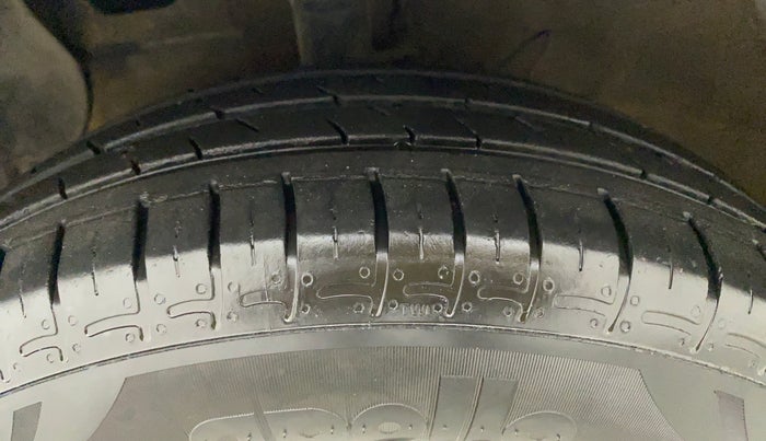 2022 Hyundai AURA S 1.2 CNG, CNG, Manual, 29,913 km, Left Front Tyre Tread