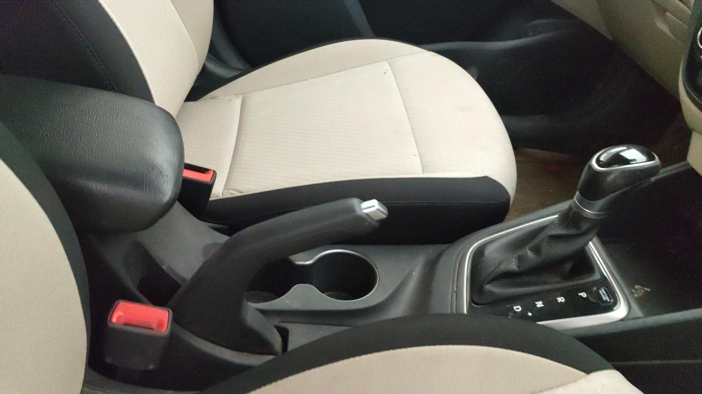 2017 Hyundai Verna 1.6 CRDI SX + AT, Diesel, Automatic, 84,157 km, Gear Lever