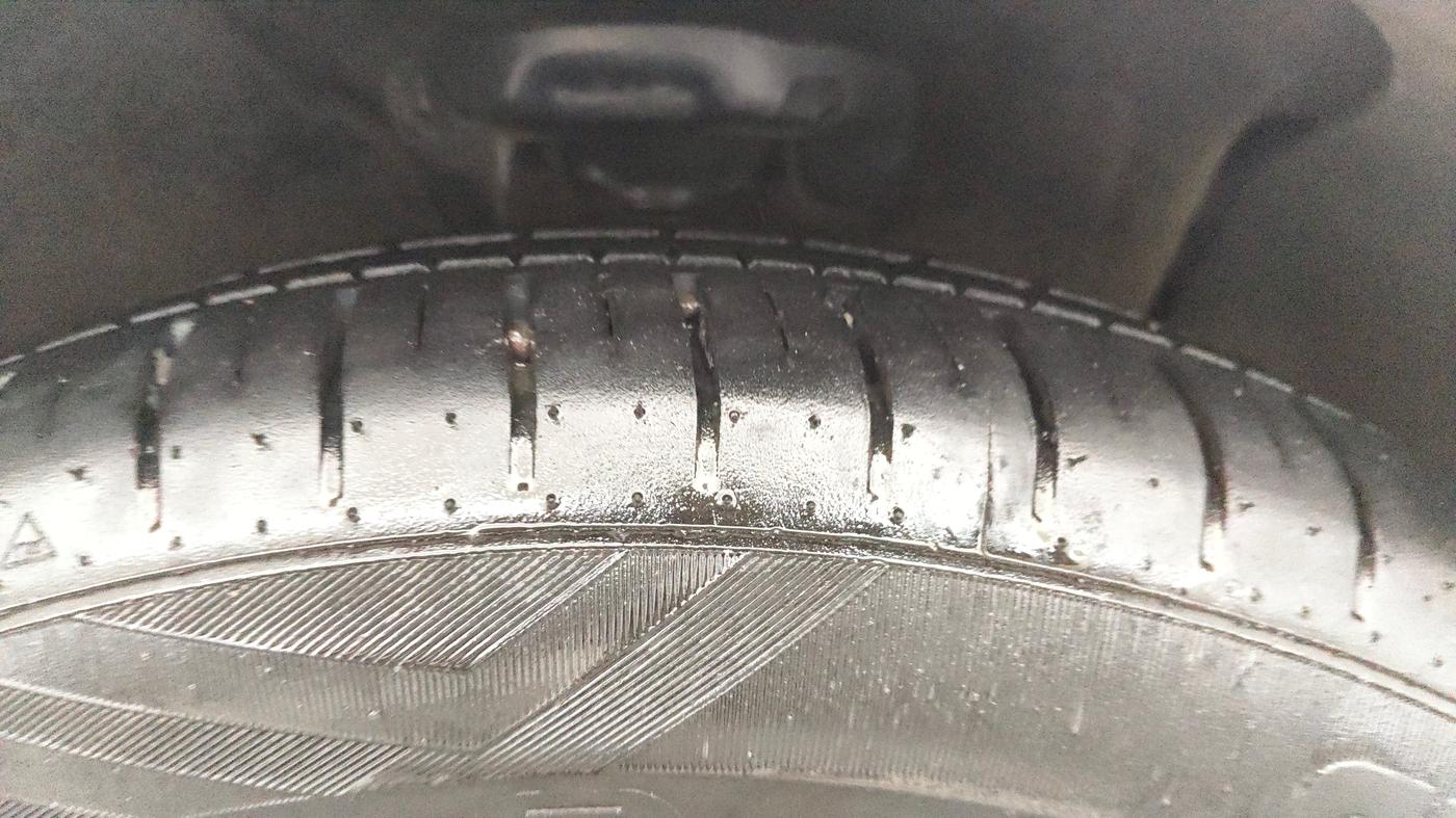 2017 Hyundai Verna 1.6 CRDI SX + AT, Diesel, Automatic, 84,157 km, Right Front Tyre Tread