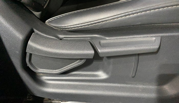 2024 Hyundai EXTER SX (O) CONNECT, Petrol, Manual, 13,411 km, Driver Side Adjustment Panel