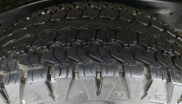 2013 Toyota Fortuner 3.0 AT 4X2, Diesel, Automatic, 82,426 km, Right Rear Tyre Tread