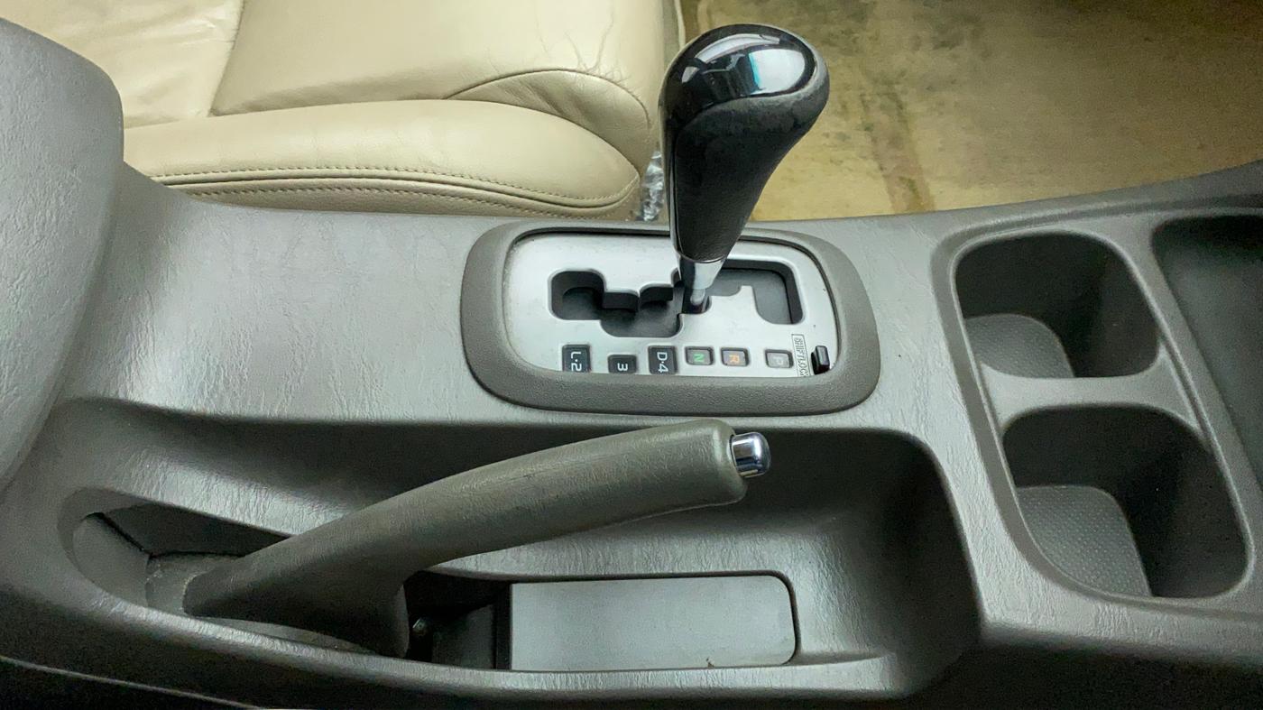 2013 Toyota Fortuner 3.0 AT 4X2, Diesel, Automatic, 82,426 km, Gear Lever