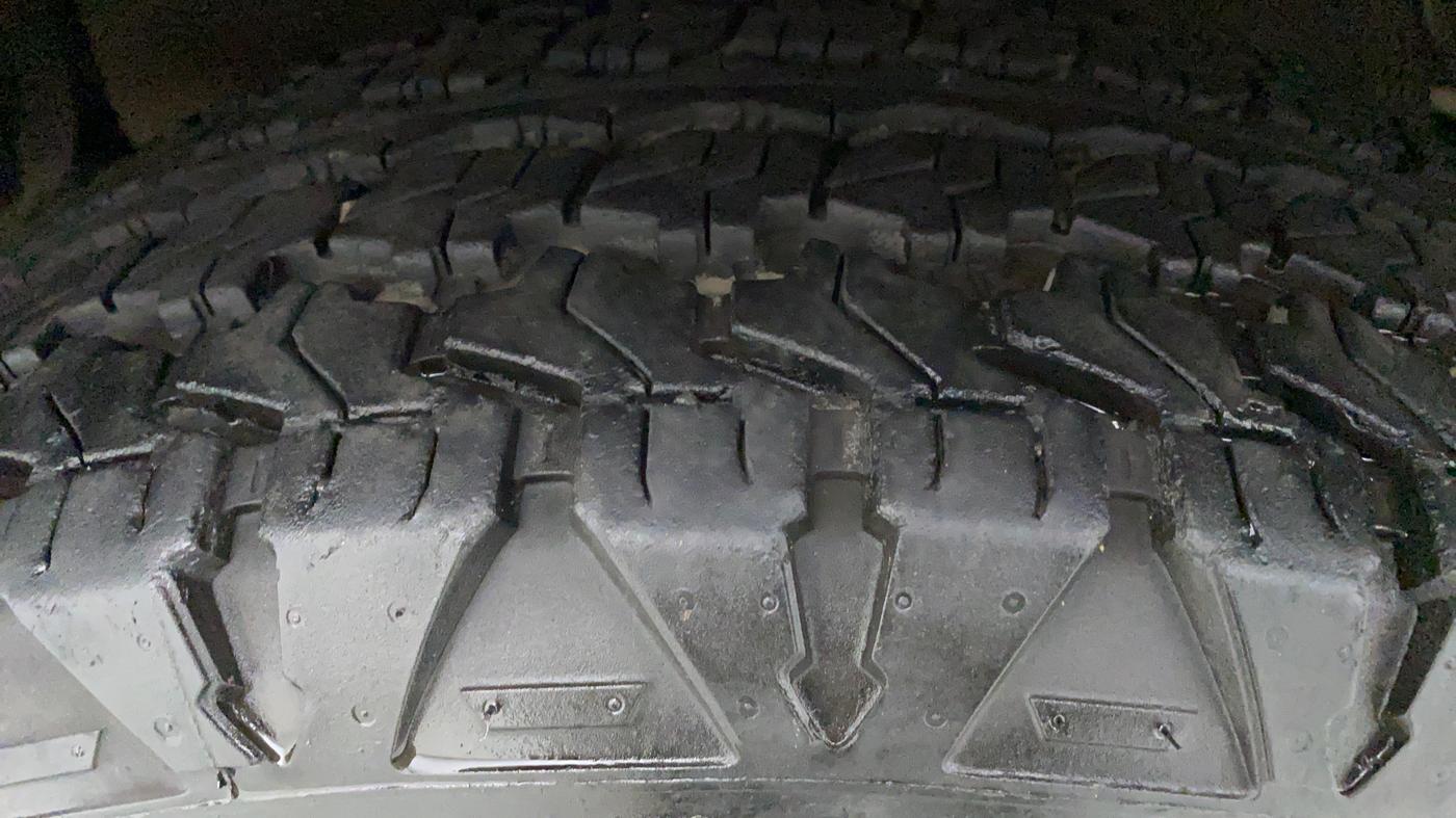 2013 Toyota Fortuner 3.0 AT 4X2, Diesel, Automatic, 82,426 km, Left Front Tyre Tread