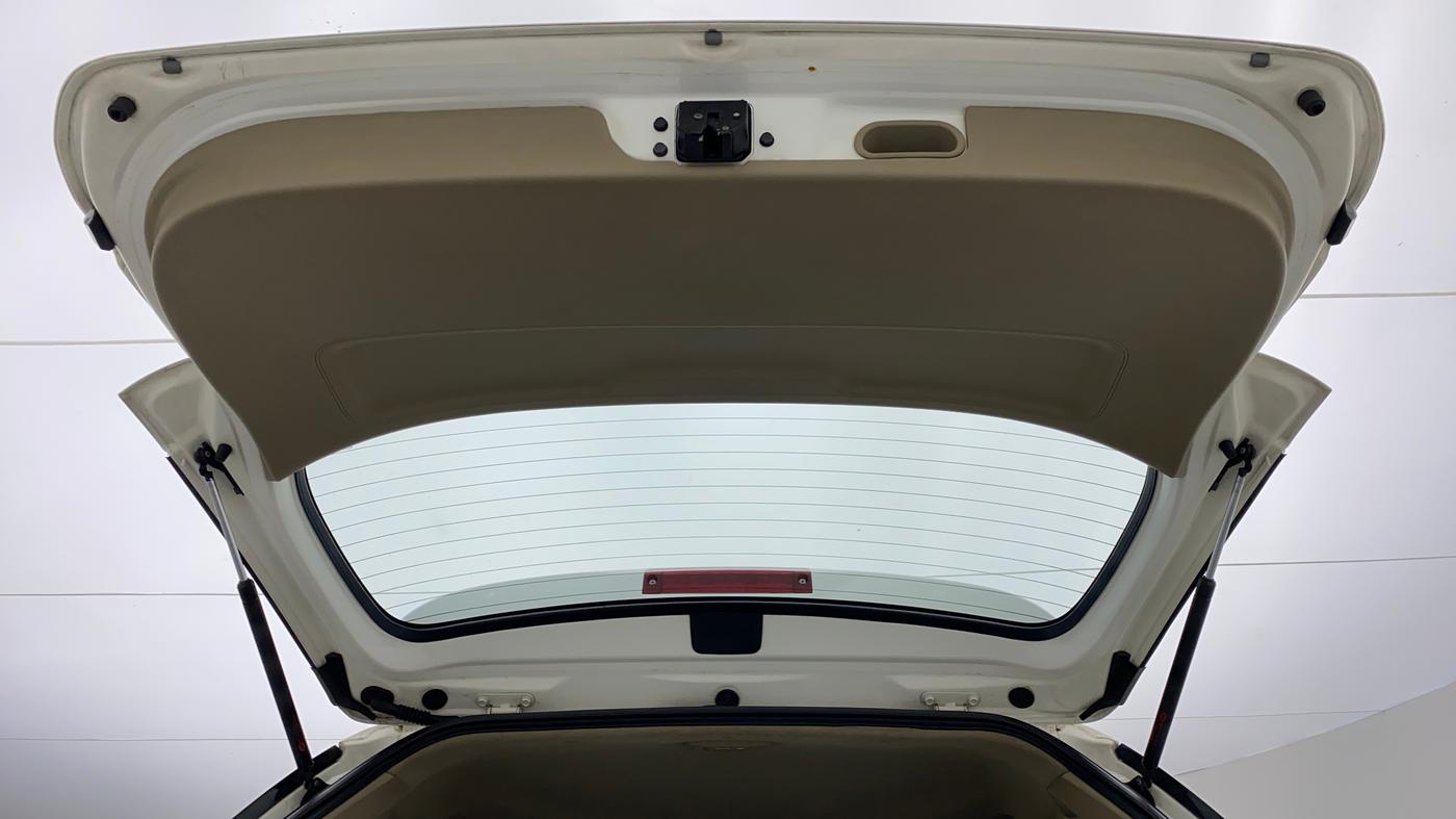 2013 Toyota Fortuner 3.0 AT 4X2, Diesel, Automatic, 82,426 km, Boot Door Open