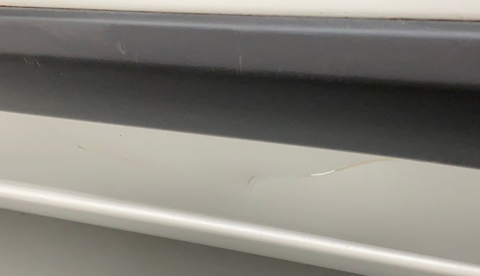 2016 Maruti Wagon R 1.0 VXI, Petrol, Manual, 40,058 km, Front passenger door - Slightly dented