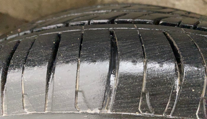 2016 Maruti Wagon R 1.0 VXI, Petrol, Manual, 40,058 km, Left Rear Tyre Tread