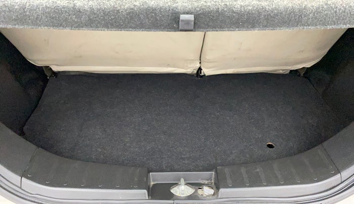 2016 Maruti Wagon R 1.0 VXI, Petrol, Manual, 40,058 km, Boot Inside