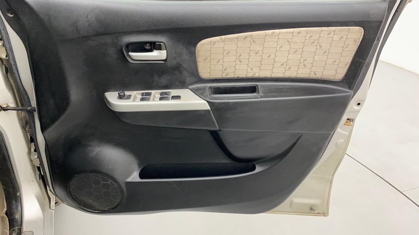2015 Maruti Wagon R 1.0 VXI, Petrol, Manual, 66,110 km, Driver Side Door Panels Control