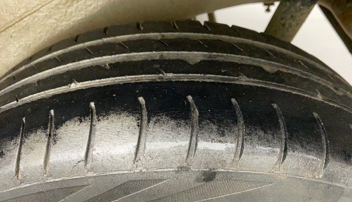 2015 Maruti Wagon R 1.0 VXI, Petrol, Manual, 66,110 km, Left Rear Tyre Tread