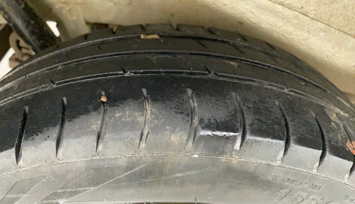 2015 Maruti Wagon R 1.0 VXI, Petrol, Manual, 66,110 km, Right Rear Tyre Tread