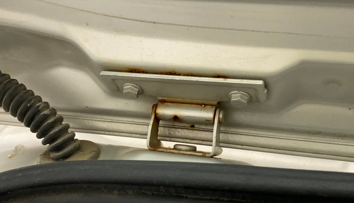 2015 Maruti Wagon R 1.0 VXI, Petrol, Manual, 66,110 km, Dicky (Boot door) - Slightly rusted