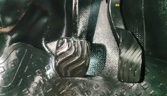 2021 Renault Kiger RXT (O) AMT, Petrol, Automatic, 39,237 km, Pedals