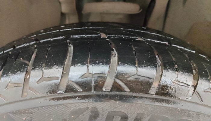 2021 Renault Kiger RXT (O) AMT, Petrol, Automatic, 39,237 km, Left Front Tyre Tread