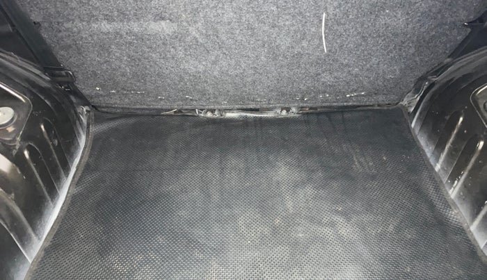 2017 Renault Kwid RXT 1.0 AMT (O), Petrol, Automatic, 81,389 km, Boot Inside