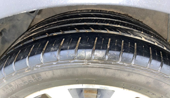 2016 Hyundai Verna 1.6 VTVT SX AT, Petrol, Automatic, 75,781 km, Right Rear Tyre Tread