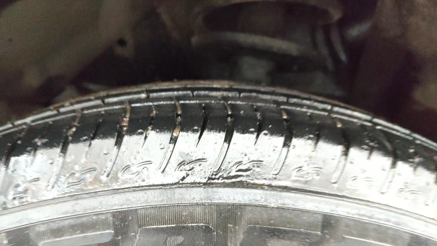 2023 Maruti BREZZA VXI, Petrol, Manual, 24,113 km, Left Front Tyre Tread