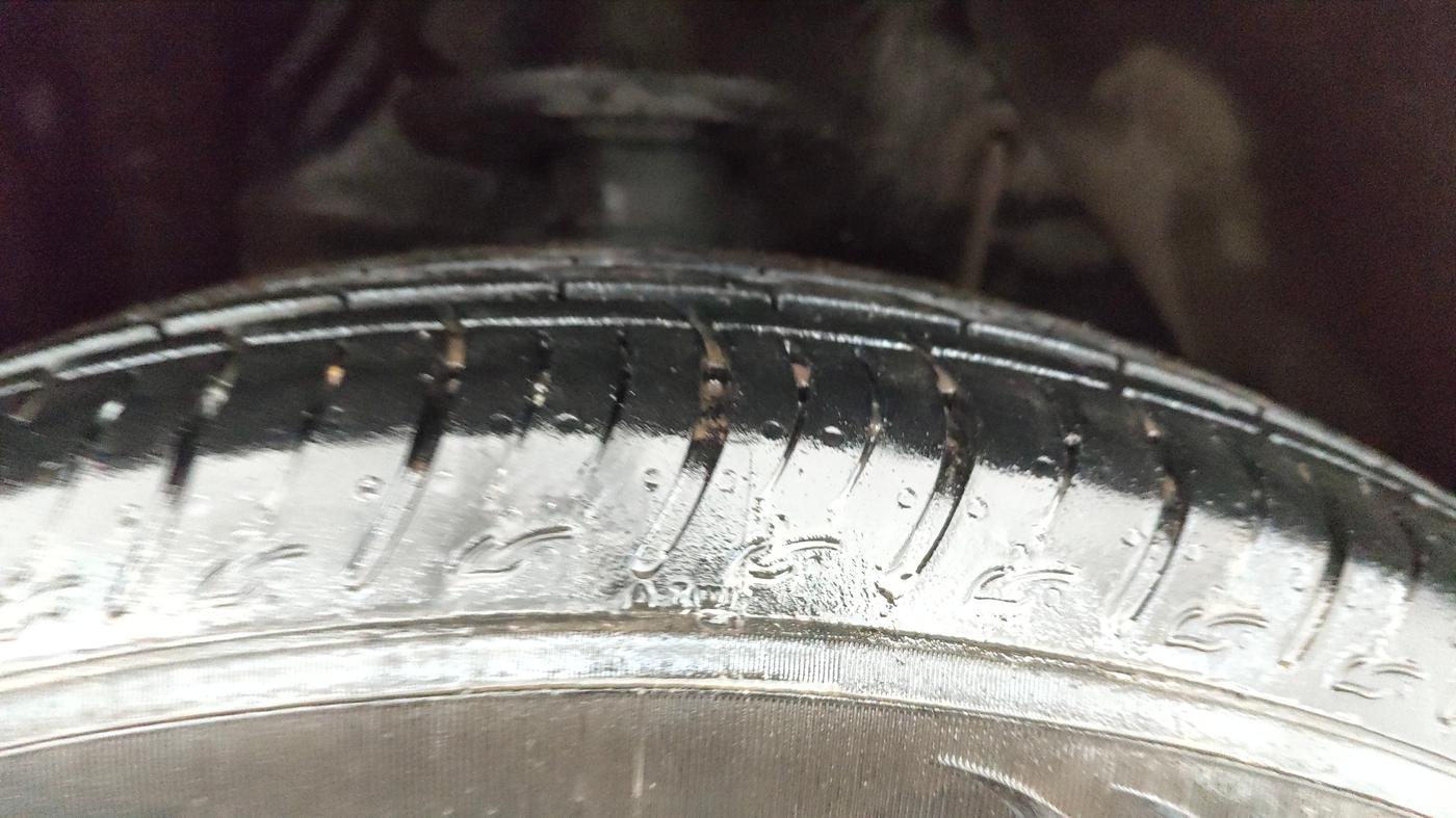 2023 Maruti BREZZA VXI, Petrol, Manual, 24,113 km, Right Front Tyre Tread