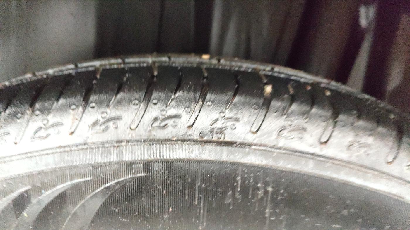 2023 Maruti BREZZA VXI, Petrol, Manual, 24,113 km, Left Rear Tyre Tread