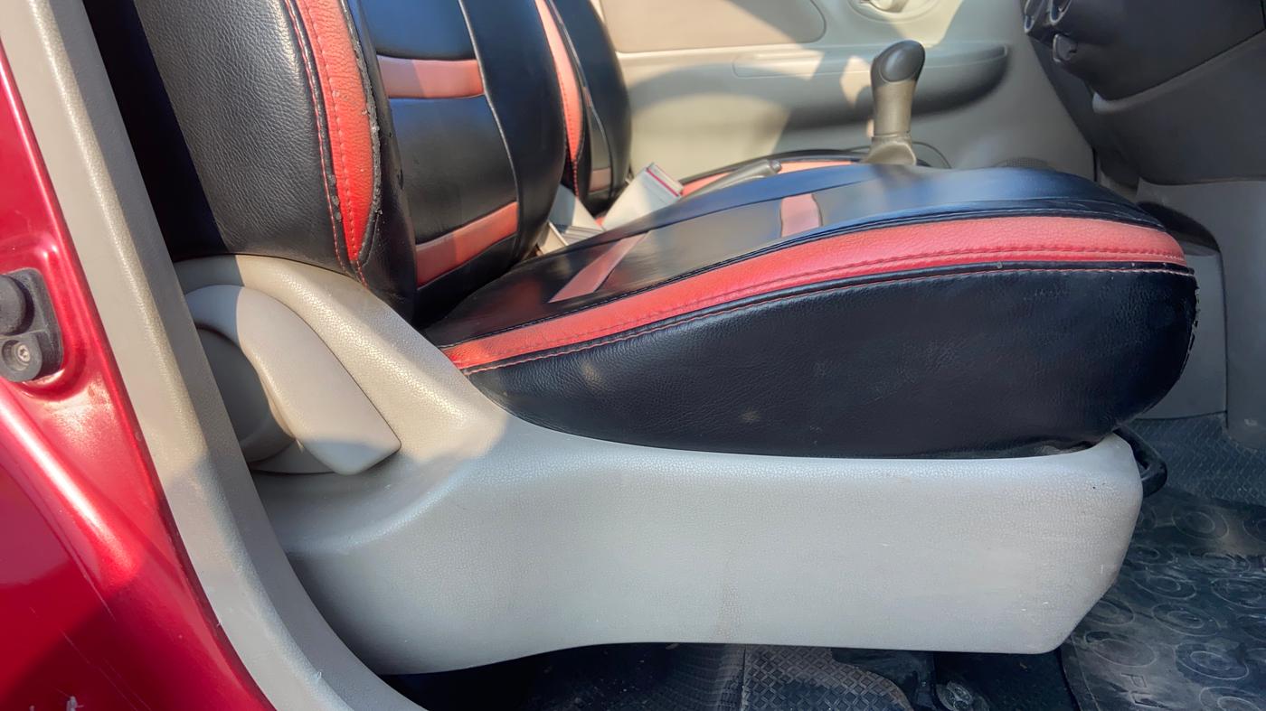 2012 Renault Pulse RXL DIESEL, Diesel, Manual, 1,43,892 km, Driver Side Adjustment Panel