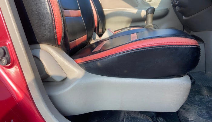 2012 Renault Pulse RXL DIESEL, Diesel, Manual, 1,43,892 km, Driver Side Adjustment Panel