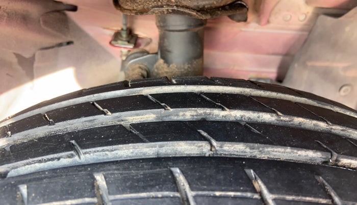 2012 Renault Pulse RXL DIESEL, Diesel, Manual, 1,43,892 km, Right Front Tyre Tread