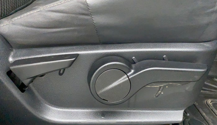 2022 Mahindra Thar LX HT PETROL 4WD MT, Petrol, Manual, 8,027 km, Driver Side Adjustment Panel