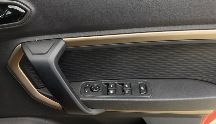 2022 Renault Kiger RXT (O) TURBO CVT, Petrol, Automatic, 10,025 km, Driver Side Door Panels Control