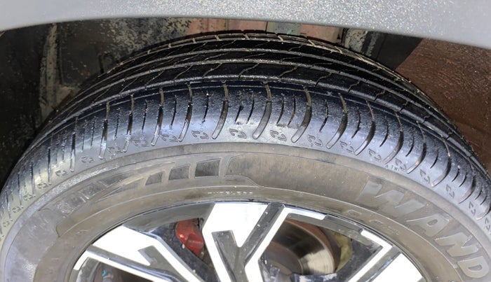 2022 Renault Kiger RXT (O) TURBO CVT, Petrol, Automatic, 10,025 km, Left Front Tyre Tread