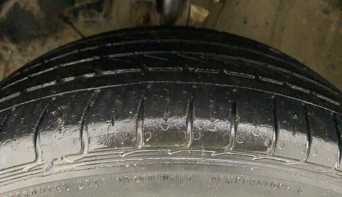 2019 Maruti Baleno ZETA PETROL 1.2, Petrol, Manual, 30,890 km, Left Front Tyre Tread