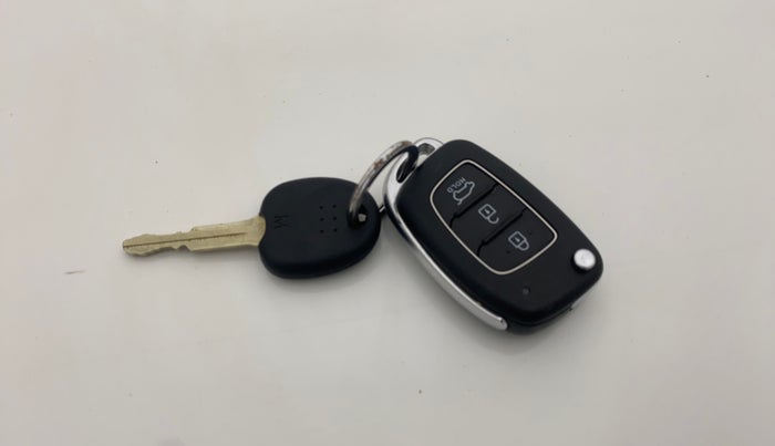 2019 Hyundai VENUE SX 1.0 TURBO, Petrol, Manual, 72,170 km, Key Close Up