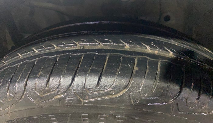 2016 Honda Jazz 1.2L I-VTEC SV, Petrol, Manual, 56,400 km, Left Front Tyre Tread