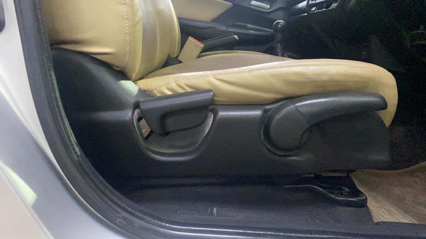 2016 Honda Jazz 1.2L I-VTEC SV, Petrol, Manual, 56,409 km, Driver Side Adjustment Panel