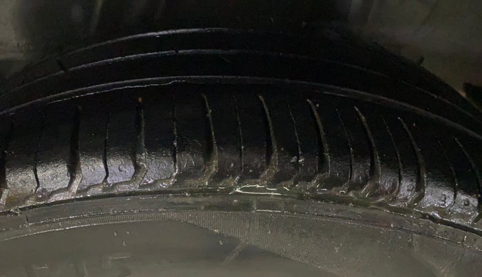 2016 Honda Jazz 1.2L I-VTEC SV, Petrol, Manual, 56,400 km, Left Rear Tyre Tread