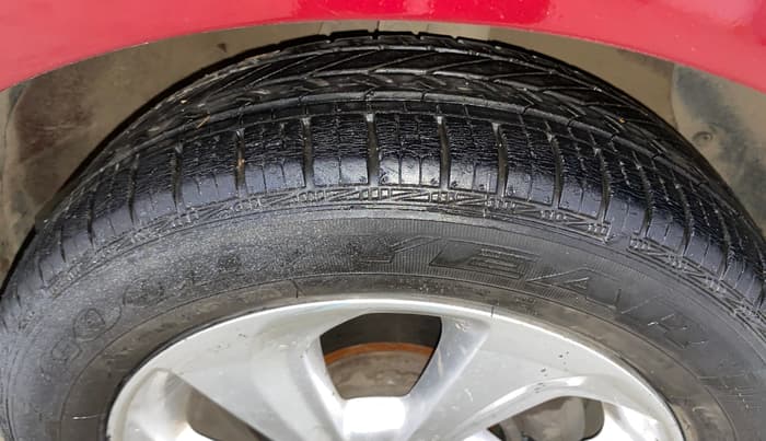 2017 Hyundai Xcent SX 1.2, CNG, Manual, 28,158 km, Right Front Tyre Tread